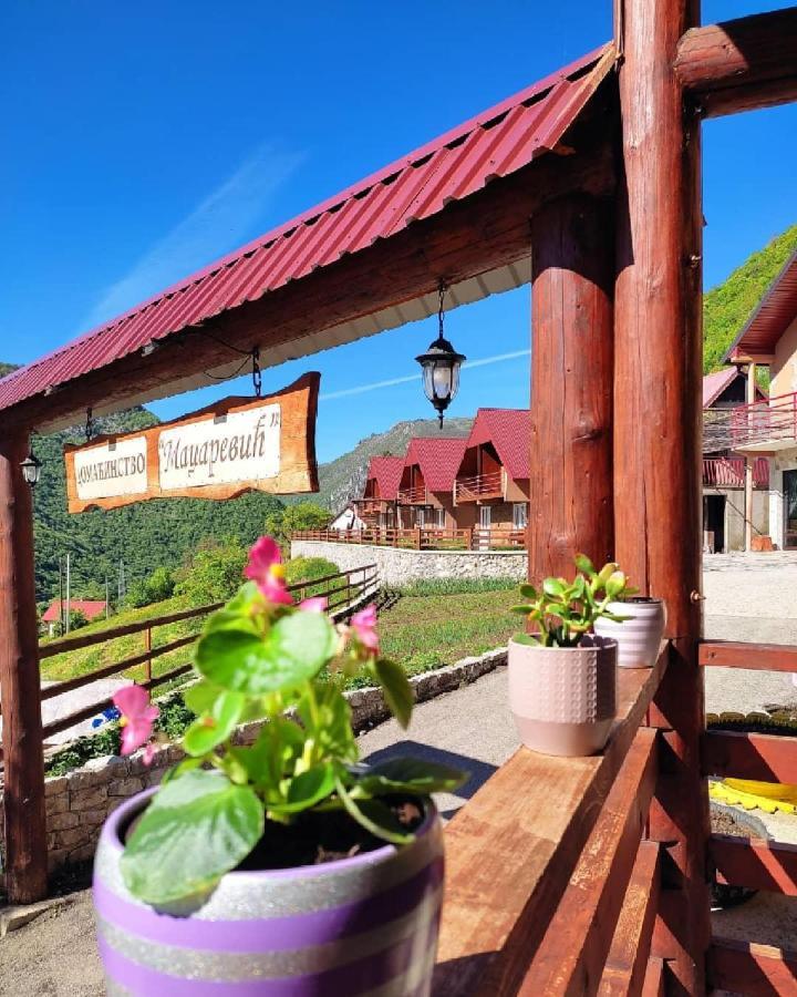Guesthouse Madzarevic ปลูชิเน ภายนอก รูปภาพ
