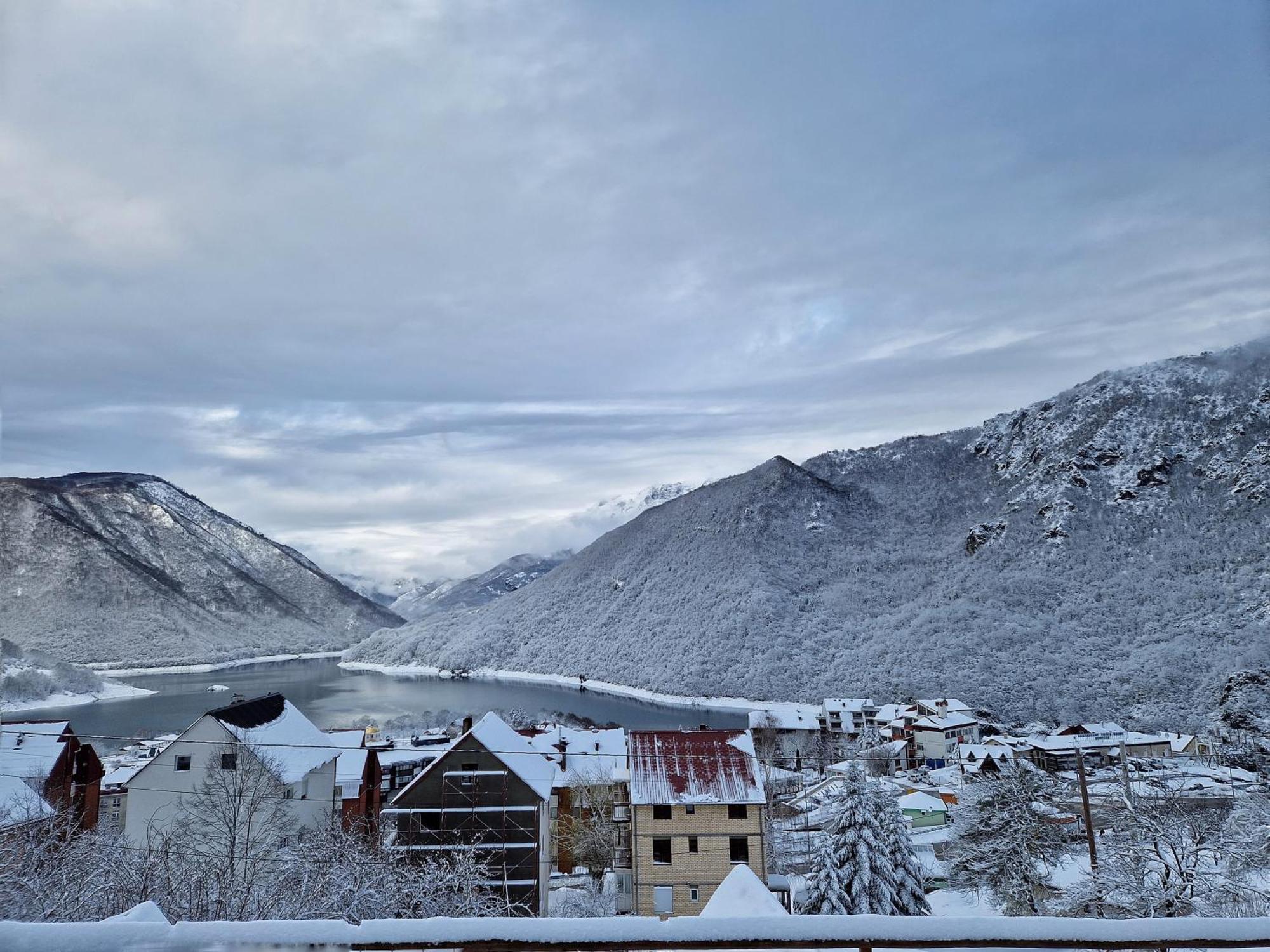 Guesthouse Madzarevic ปลูชิเน ภายนอก รูปภาพ