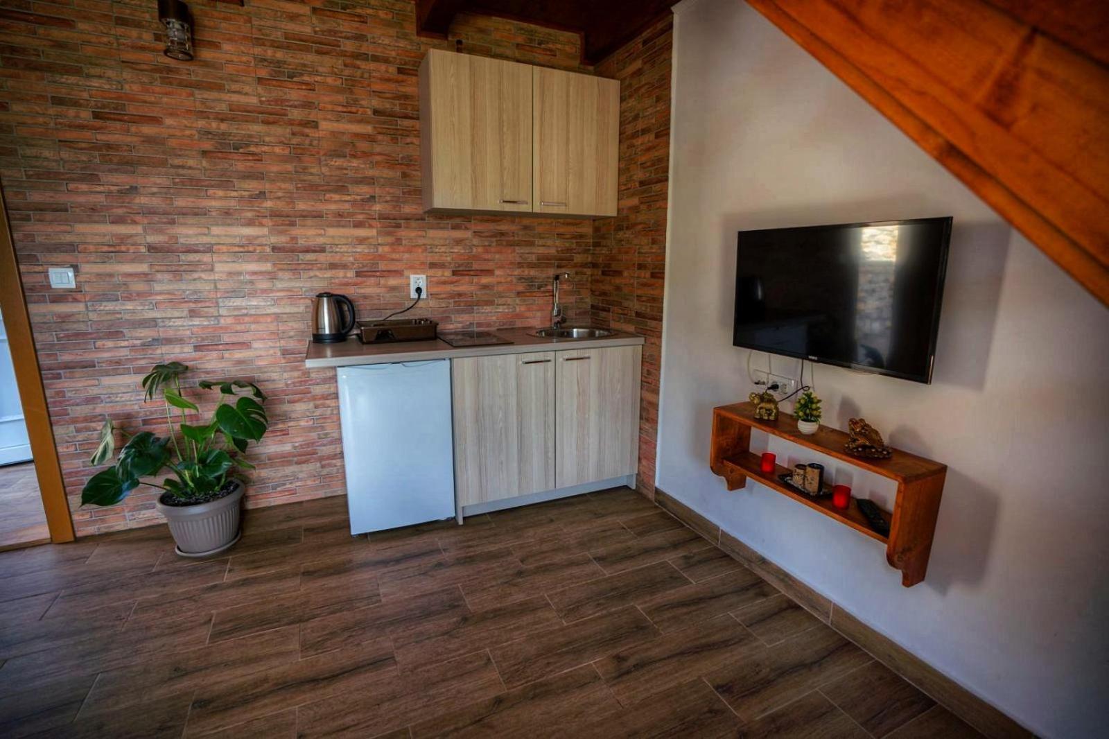 Guesthouse Madzarevic ปลูชิเน ภายนอก รูปภาพ