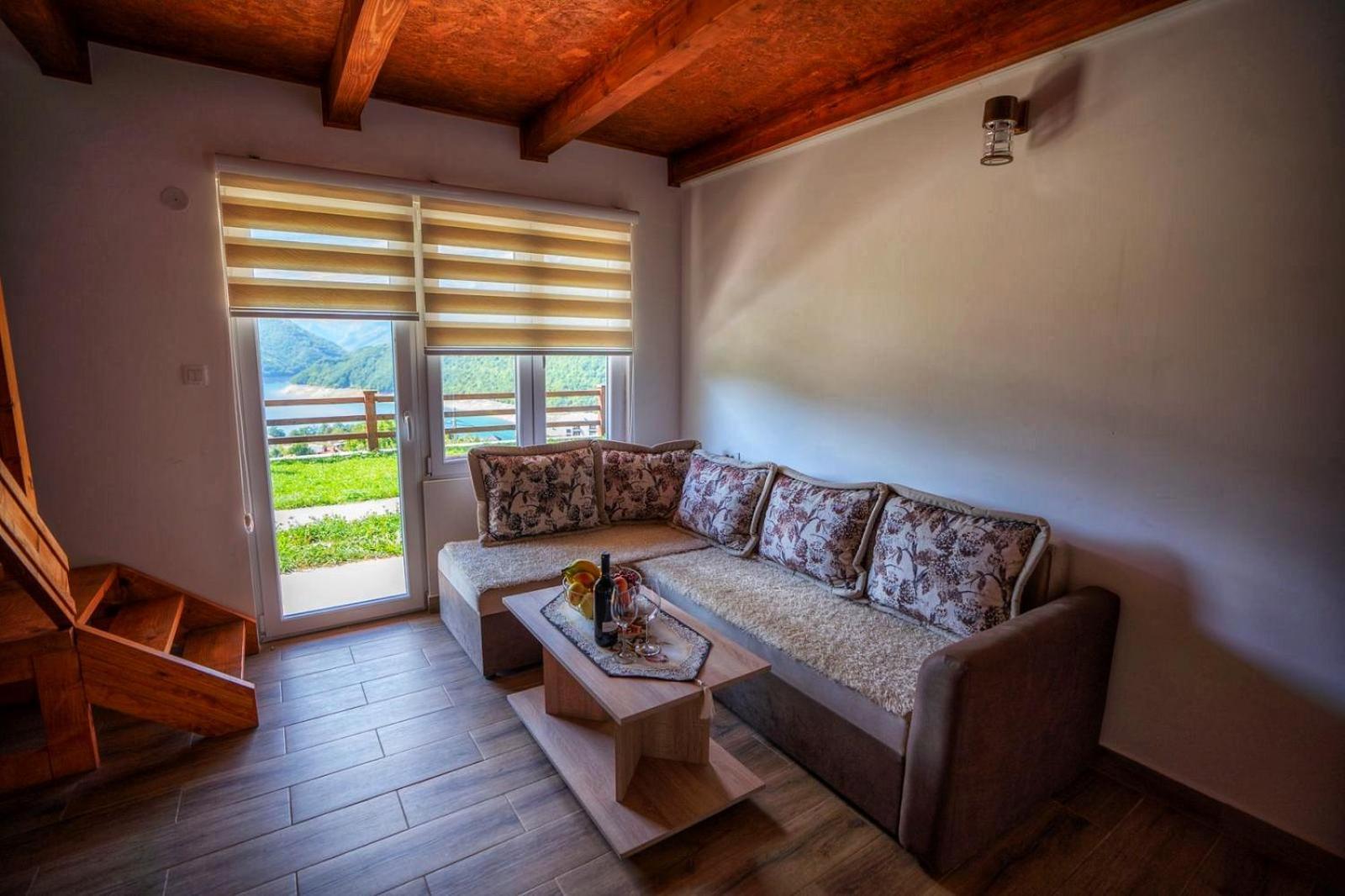 Guesthouse Madzarevic ปลูชิเน ภายนอก รูปภาพ