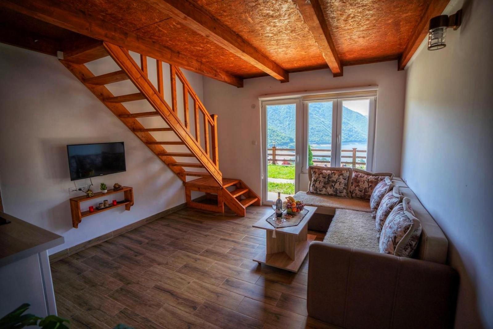 Guesthouse Madzarevic ปลูชิเน ภายนอก รูปภาพ