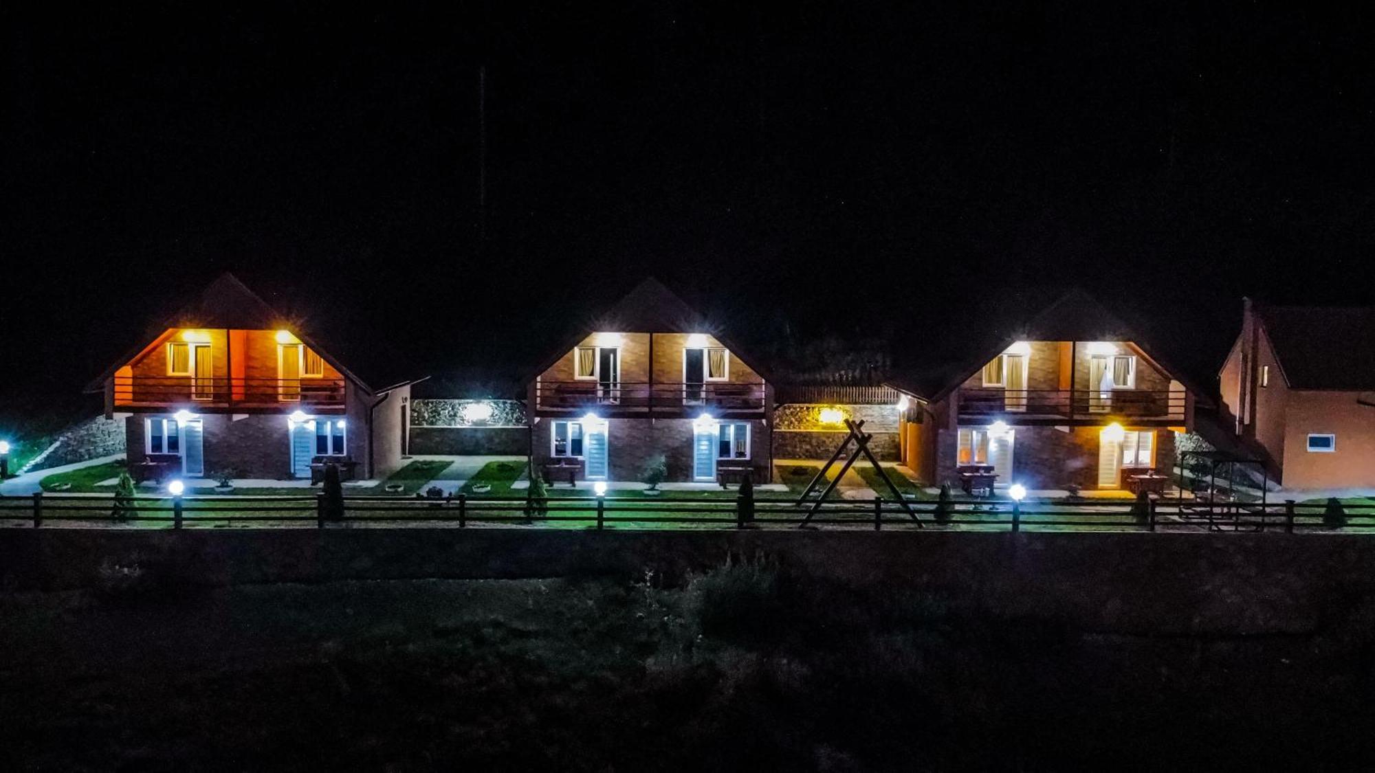 Guesthouse Madzarevic ปลูชิเน ภายนอก รูปภาพ