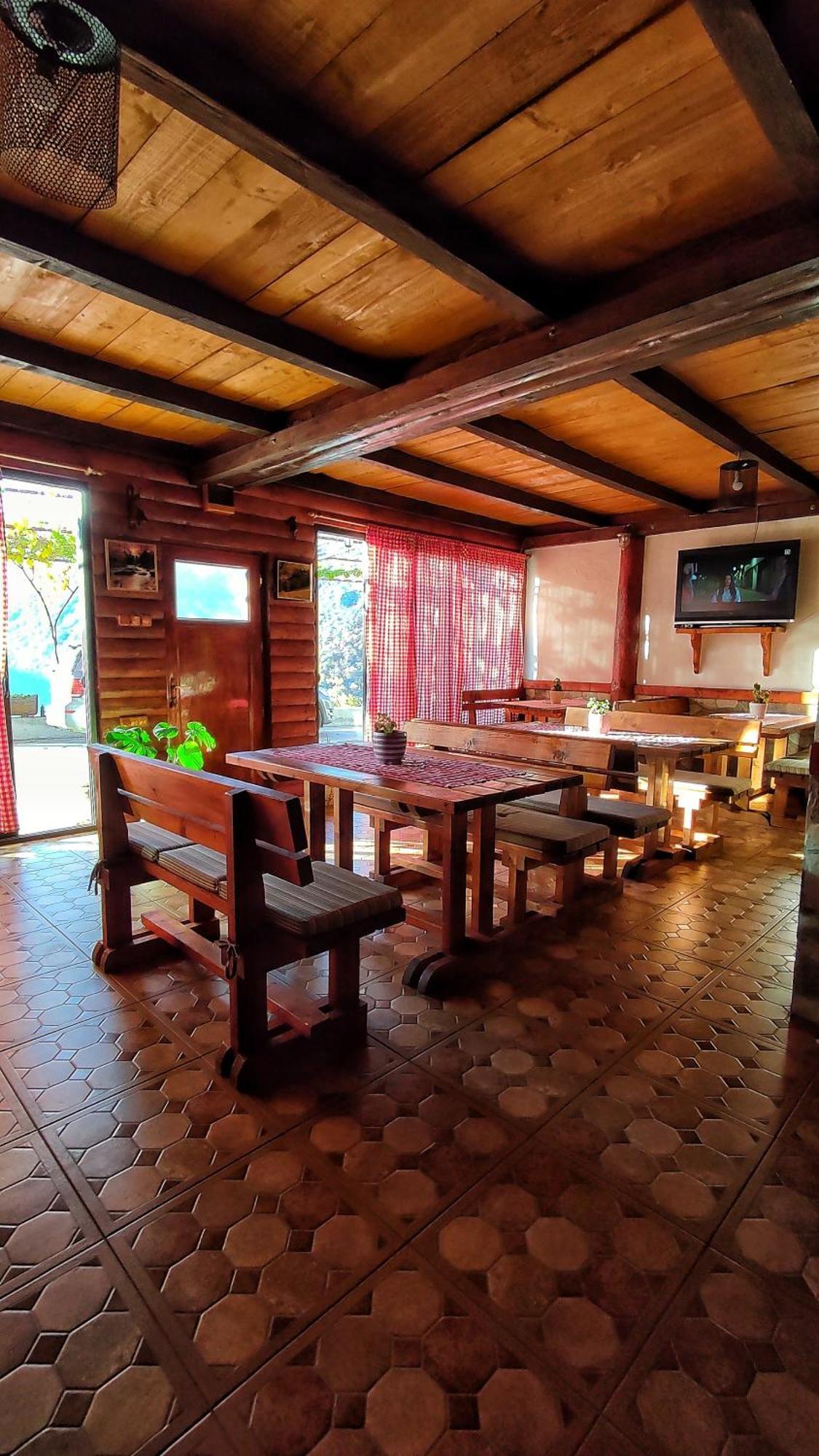 Guesthouse Madzarevic ปลูชิเน ภายนอก รูปภาพ